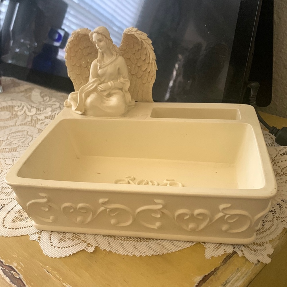 Angel Desk Organizer